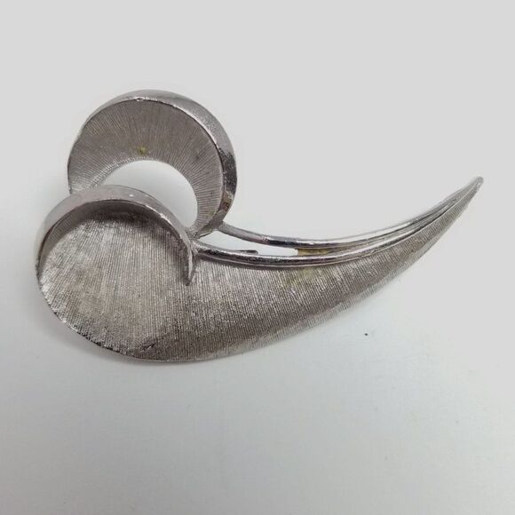 Vintage Silver Tone Quotation Marks Shape Brooch, Retro Modern Design Lapel Pin - Picture 1 of 6